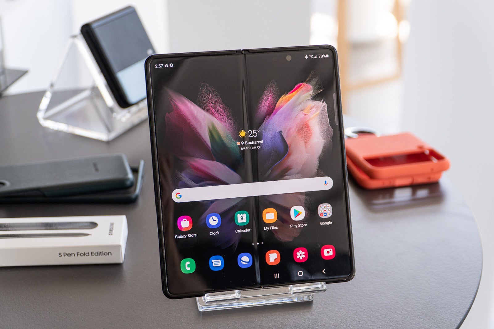 Galaxy Z Fold3 - Galaxy Z Fold3 and Z Flip3 deal! Best Buy gives you up to $400 off outright, more with trade-in!