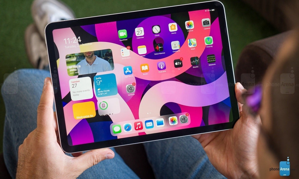 The 2022 iPad Air is expected to feature an OLED panel unlike last year&#039;s model which has an LCD display - With Apple rumored to use OLED for 2022 non-Pro iPads, LG invests big bucks to improve its displays