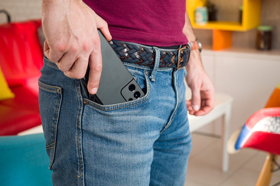 Galaxy S21 Ultra - Samsung may ditch vapor-chamber cooling for the Galaxy S22 series, according to rumors