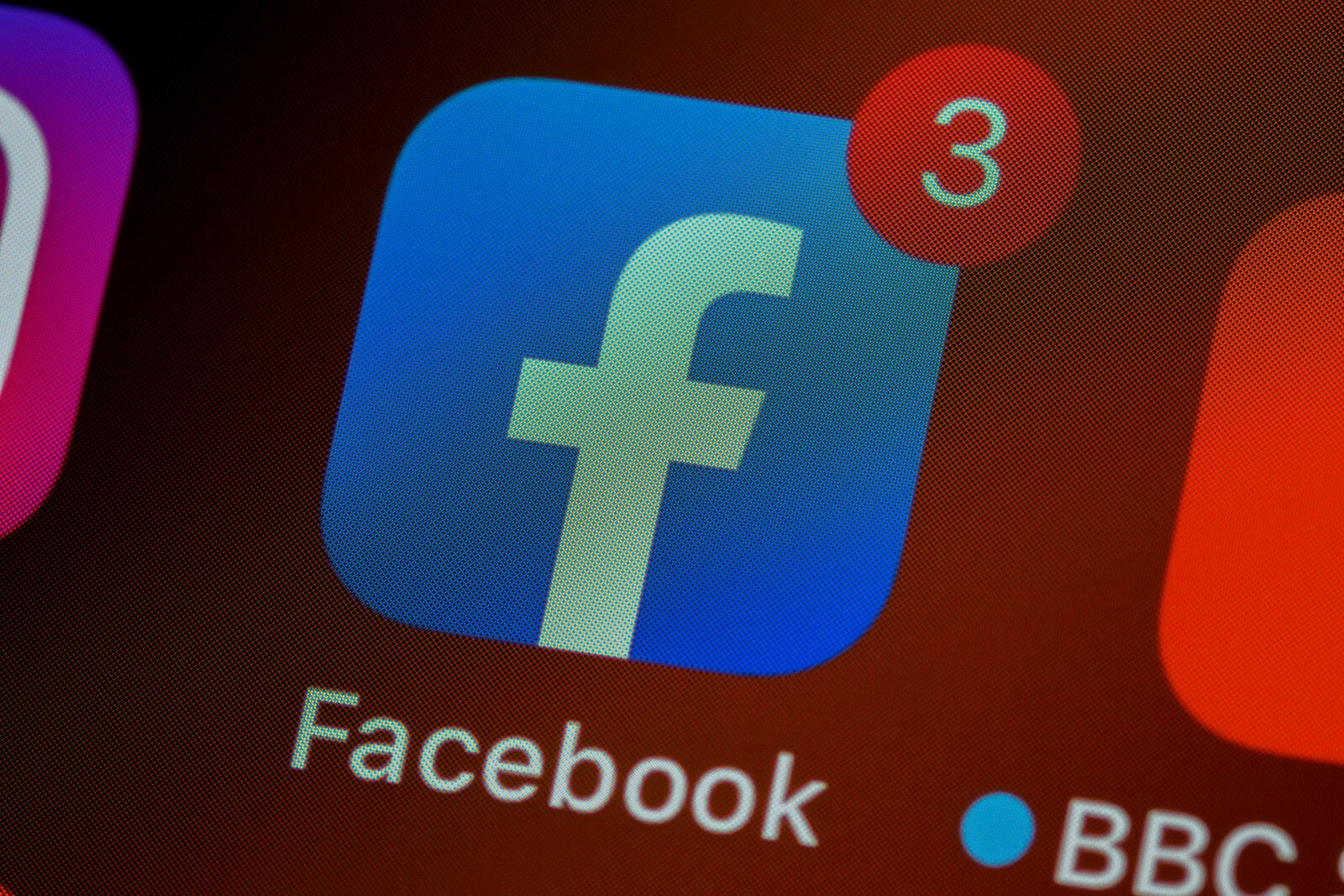 You may soon be able to call your friends directly from the Facebook app