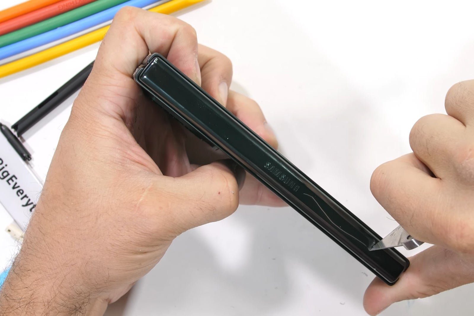 How much can the Galaxy Z Fold 3 survive? (Ultimate durability test)