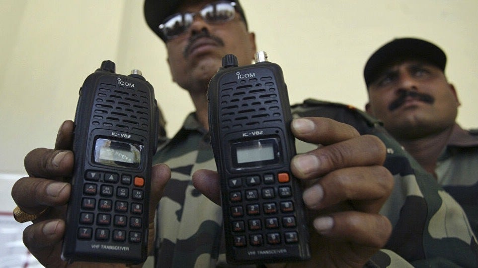 Back in 2018, Indian airport police seized four satellite phones from top German officials, who were on a trip. Use of satellite phones by foreigners is banned in India, especially after the Mumbai terrorist attacks in 2008. - Hold on! Apple's iPhone 13 - illegal for 40% of the world's population due to satellite connectivity?!