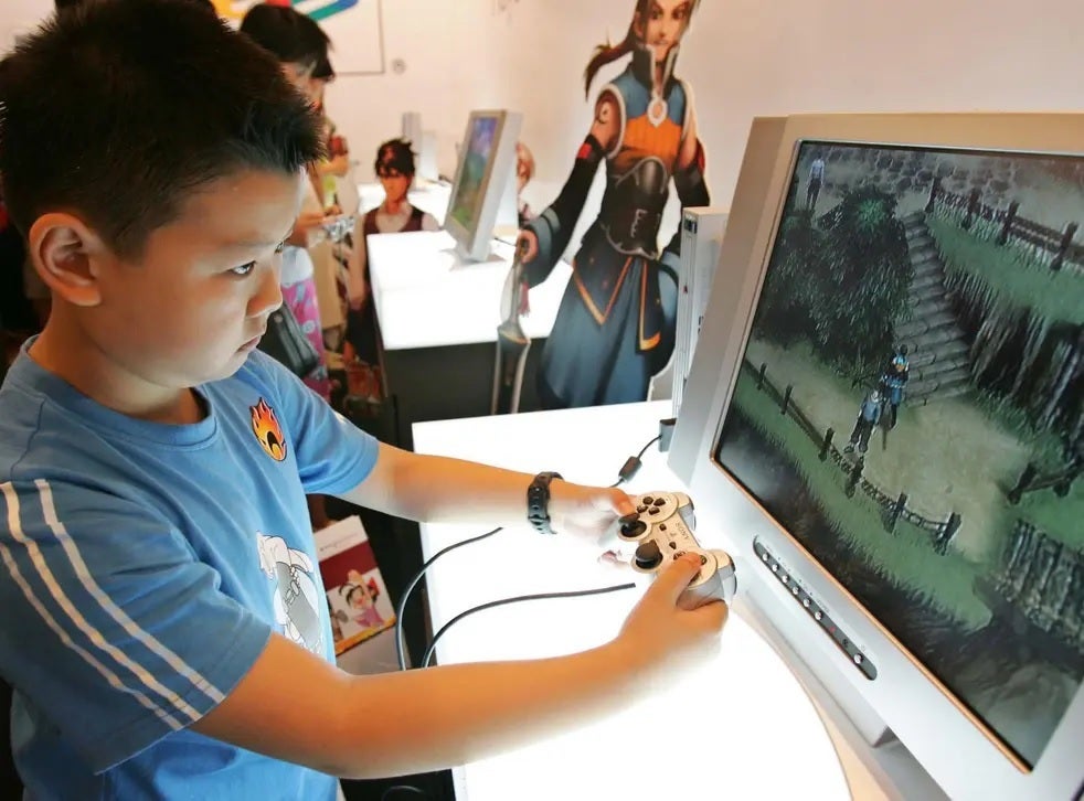China stops licensing video games temporarily in order to fight teen video game addiction - China's move to fight video game addiction will hurt Apple and Google in their pocketbooks