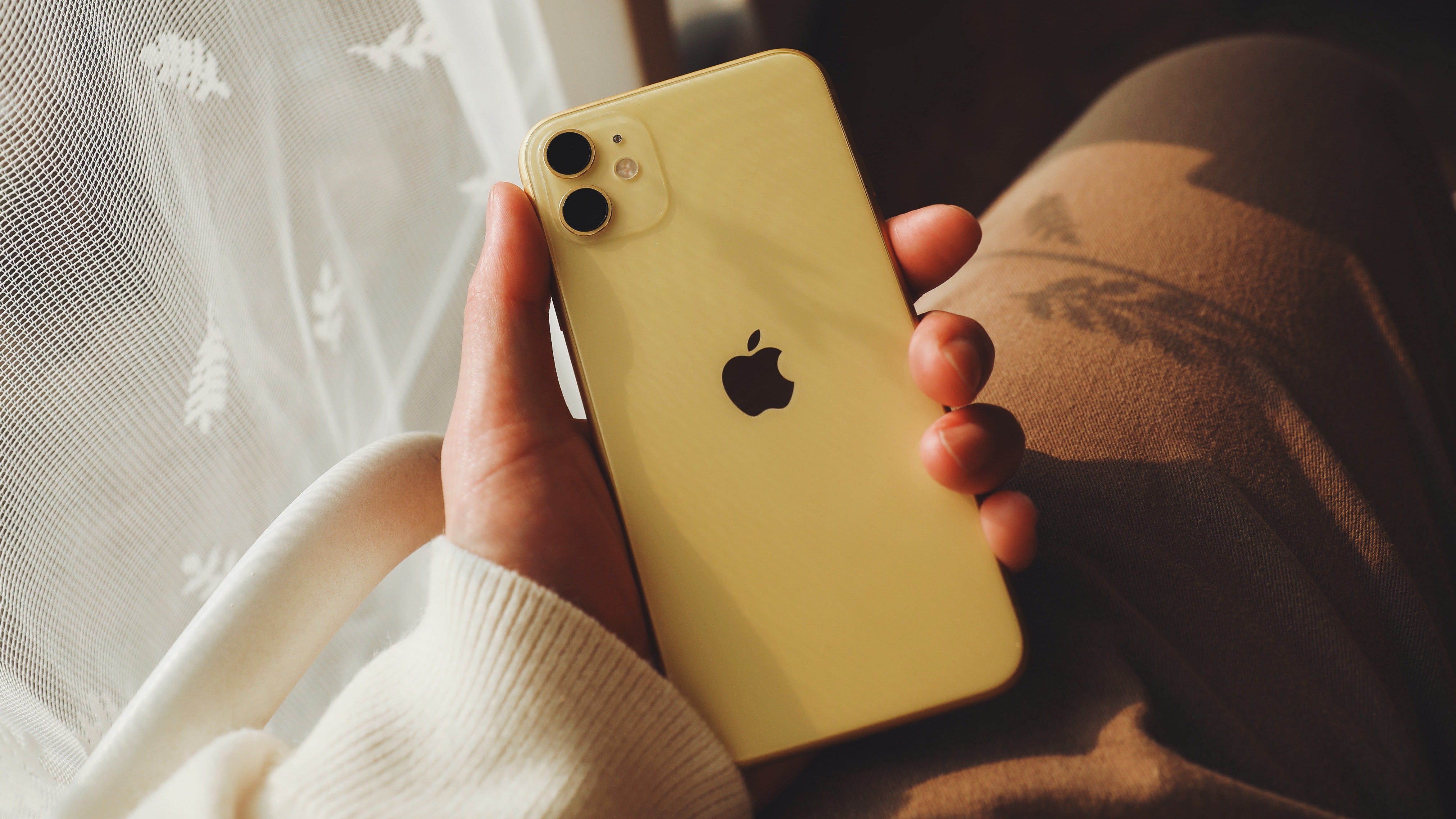 $499 never got you a better iPhone. - Meet Apple&#039;s best-value iPhone ever: The $499 Android flagship killer