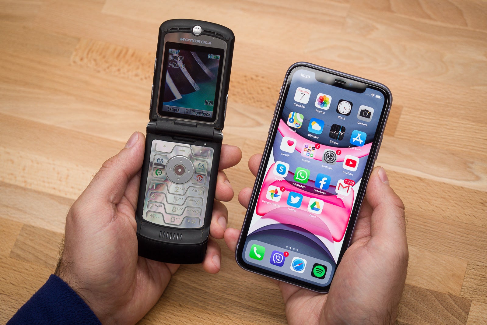 Not as simple as before. Answering the phone could actually be a challenge for a senior with a smartphone - I gave my 75-year-old grandpa his first smartphone: here’s what happened
