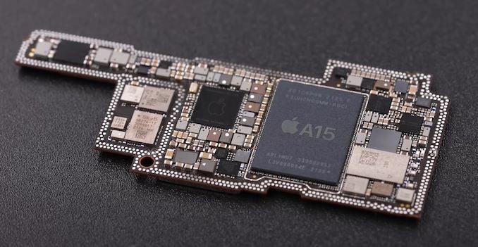 Image source 微机分WekiHome - Apple’s A15 chipset 62% faster than competition in independent tests
