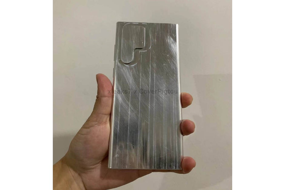 Looks like Galaxy S22 Ultra will feature a P-shaped camera bump - Another source says Galaxy S22 Ultra will have S Pen slot, weird camera bump finalized