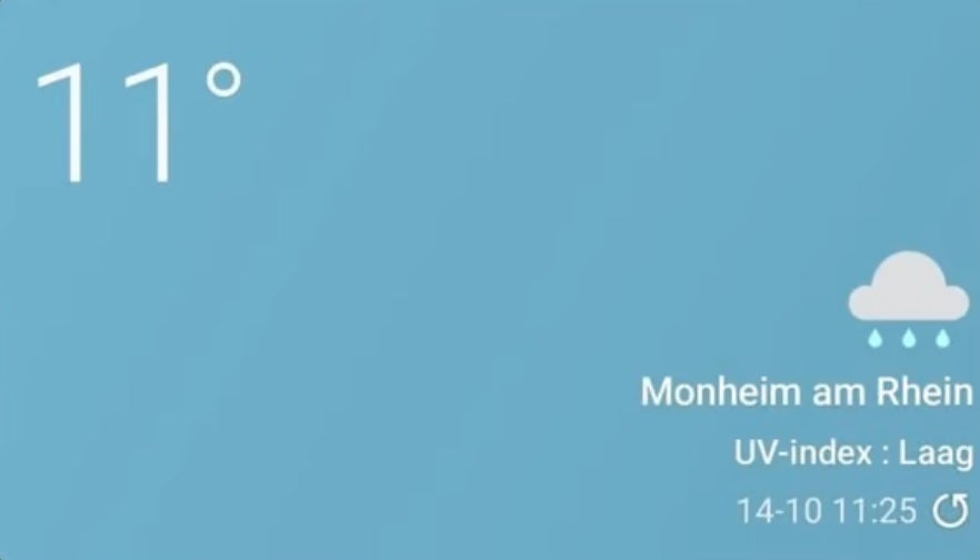 A light blue background on the widget means that it is cloudy outside - One UI 4.0 beta includes brand new weather widget