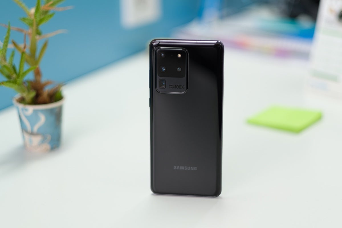 The S20 Ultra is Samsung&#039;s fastest-charging smartphone - Motorola&#039;s first true 2021 5G flagship will put Samsung to shame with its blazing fast charging