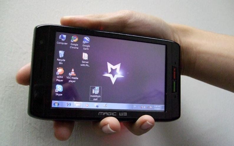 AdvanceTC working on a 4.8-inch Atom-powered tabletphone