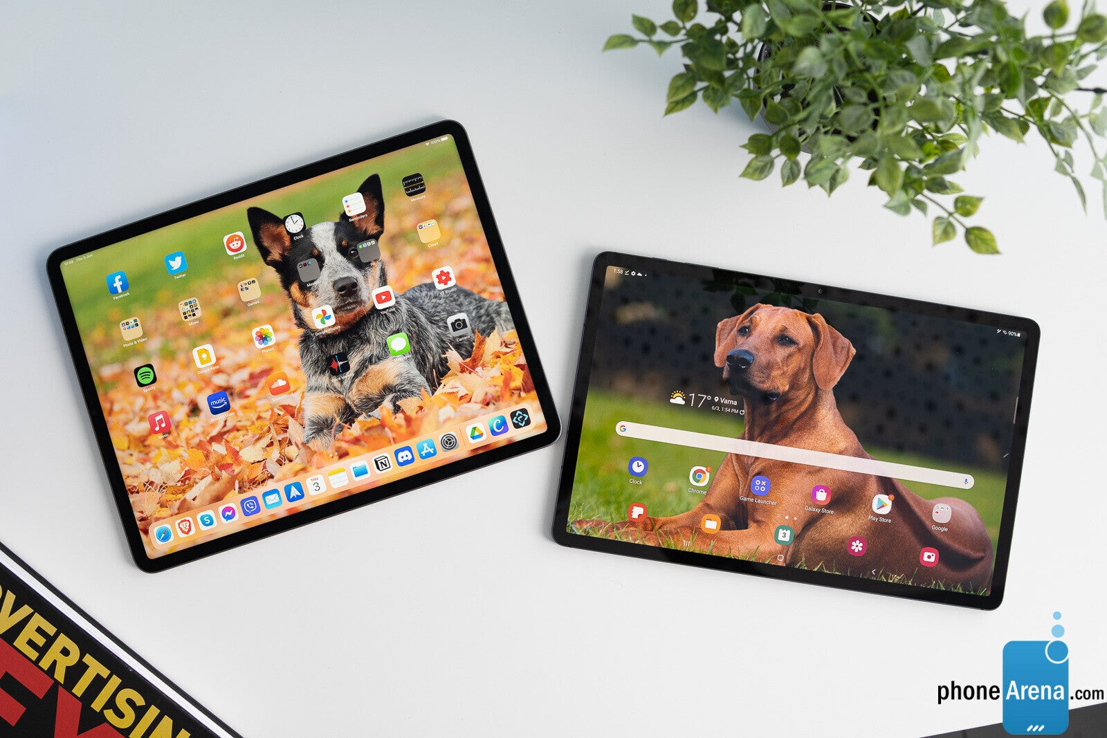 Left - iPad Pro, right - Galaxy Tab S7, two of the best flagship tablets from the two camps (iPad and Android) - Why Android tablets are awesome, yet I use an iPad