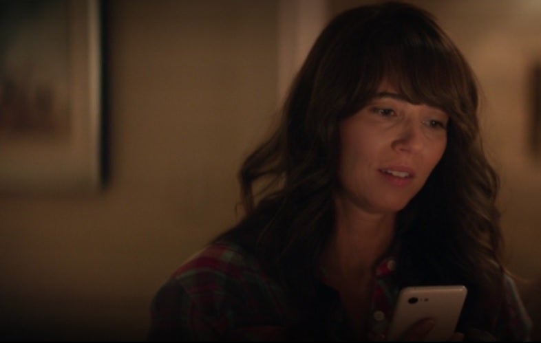 Former  - italic;&quot;&gt;ER star Linda Cardellini sports a Not Pink Pixel 3 in Hawkeye - In Marvel's latest Disney+ streamer, there is only one phone brand and it's not iPhone