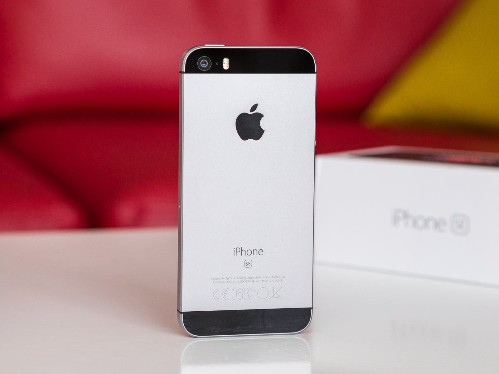 Poll: Which is the best phone material? Poll results are in along with a surprise!