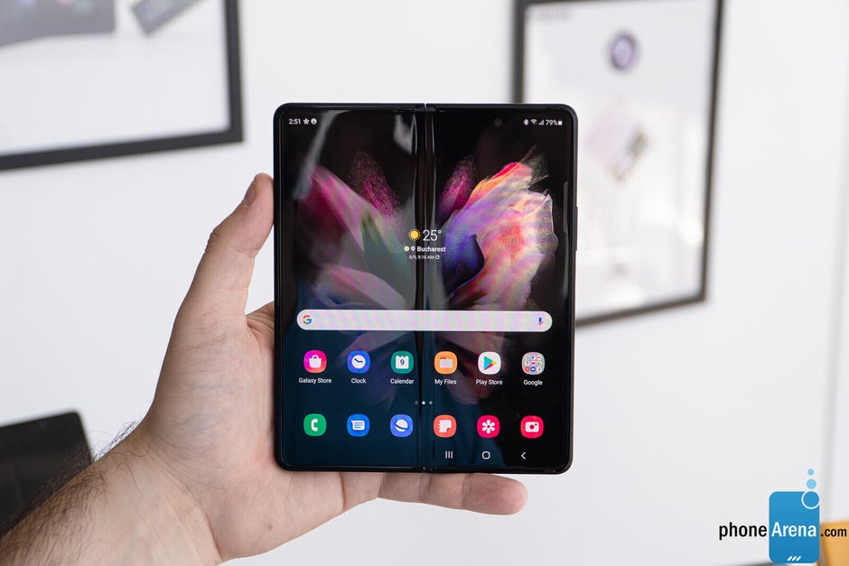 The Samsung Galaxy Z Fold 3 - Here's why Samsung dominated 2021 (Watch out, 2022!)