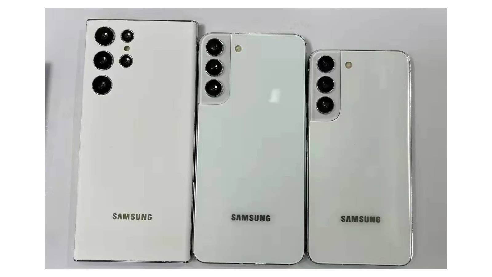 Galaxy S22 series dummy units in White - Realistic-looking Galaxy S22, S22+, and S22 Note dummies highlight their stark differences