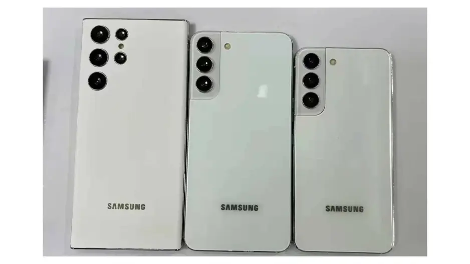 Galaxy S22 series dummy units in white leaked earlier - Galaxy S22 series display resolutions tipped online: no display upgrade?