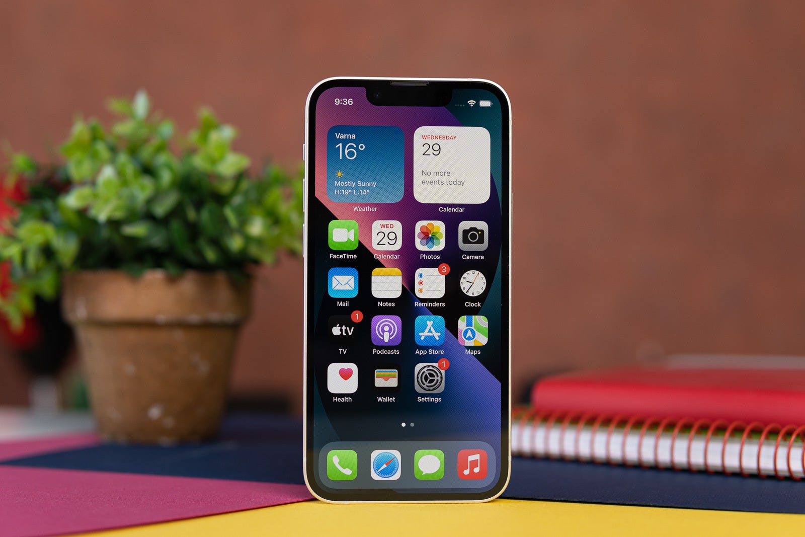 Everyone&#039;s &quot;copying&quot; the iPhone, yet no one steals this?