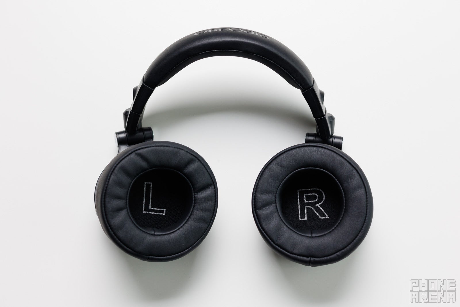 OneOdio Monitor 60: pro headphones at affordable price