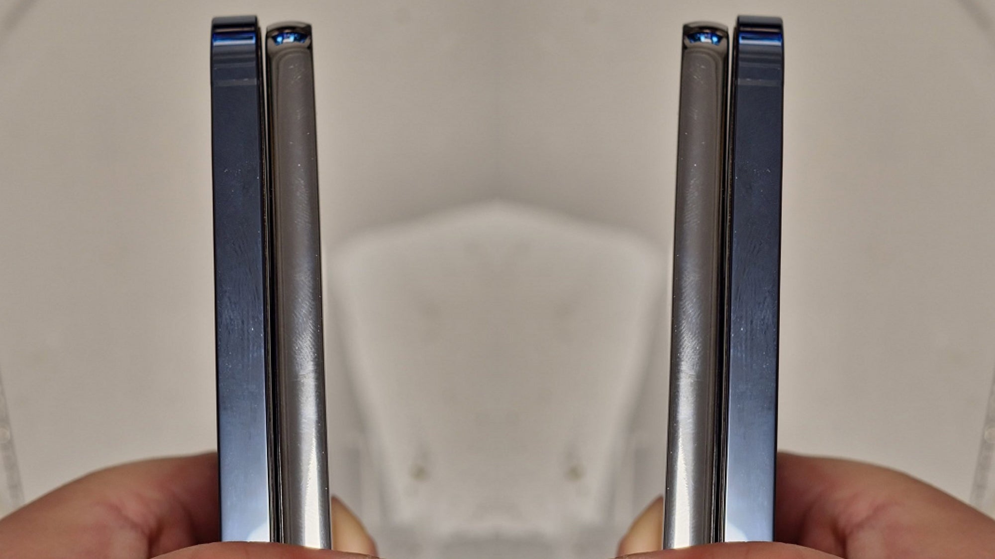 iPhone 13 vs the alleged Galaxy S22. Much closer than you&#039;d think. - Eat an Apple, Android users: Your 2022 phone might look and feel like an iPhone