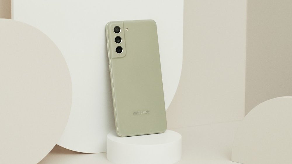 Why does the Galaxy S21 FE even exist: Samsung and Android users&#039; paradox of choice