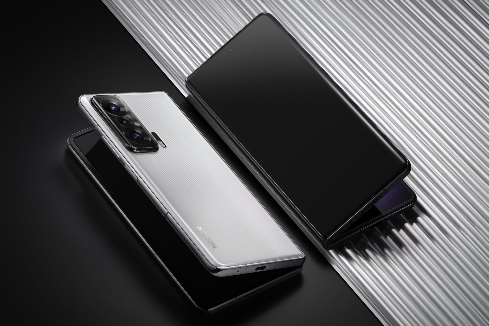 The Honor Magic V is now official: a foldable flagship that could rival the Galaxy Z Fold 3