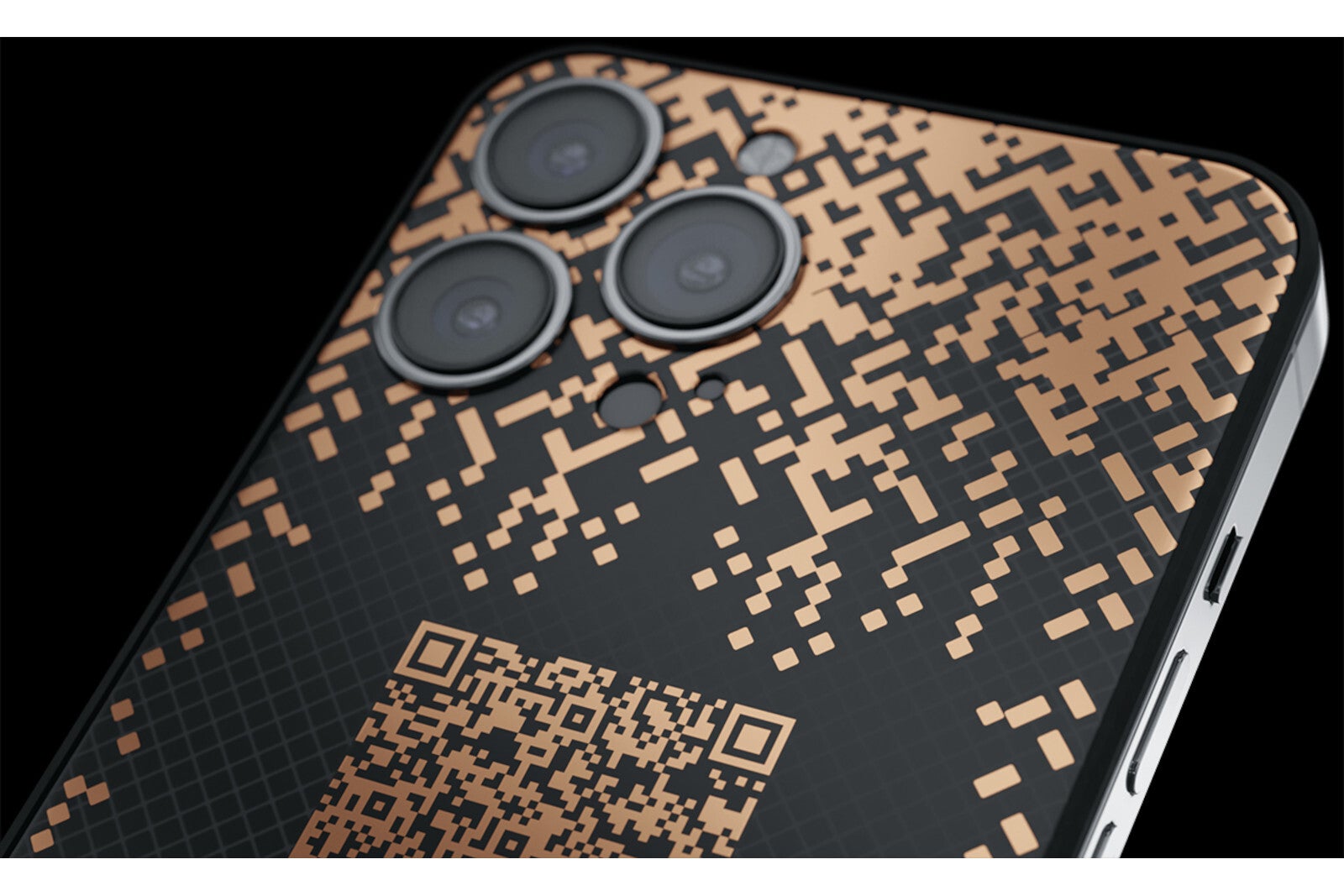 iPhone 13 Pro, Pro Max - QRMATRIC - You can get an iPhone 13 Pro engraved with a gold QR code