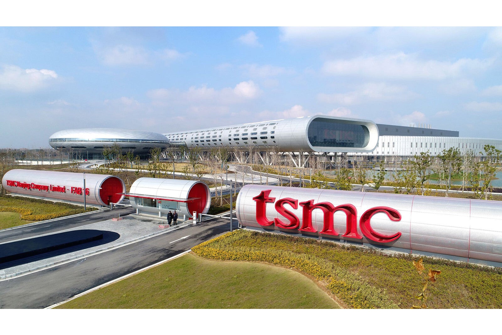 TSMC&#039;s new chip foundry in Arizona - TSMC is investing more than Samsung into chipmaking in 2022