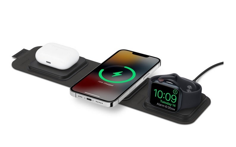 You can now pre-order mophie's 3-in-1 travel charger from online Apple App Store - Pre-order mophie's 3-in-1 travel charger for iPhone, Apple Watch, and AirPods