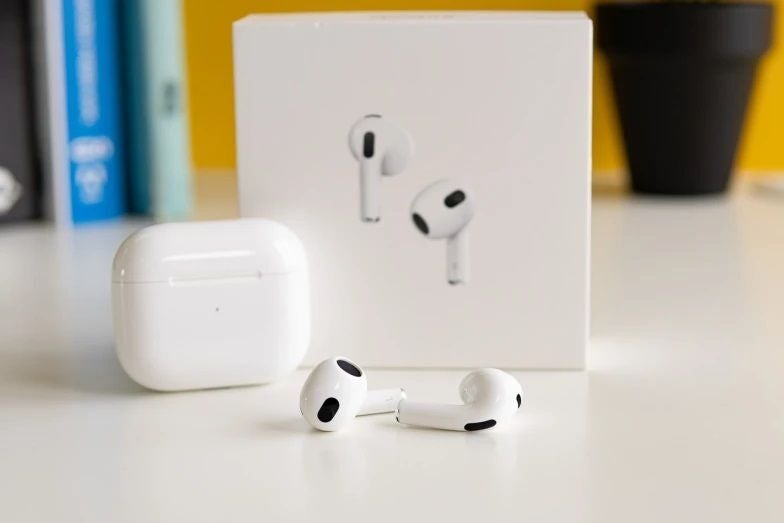 Best AirPods to Buy in 2024: find the model that fits your needs