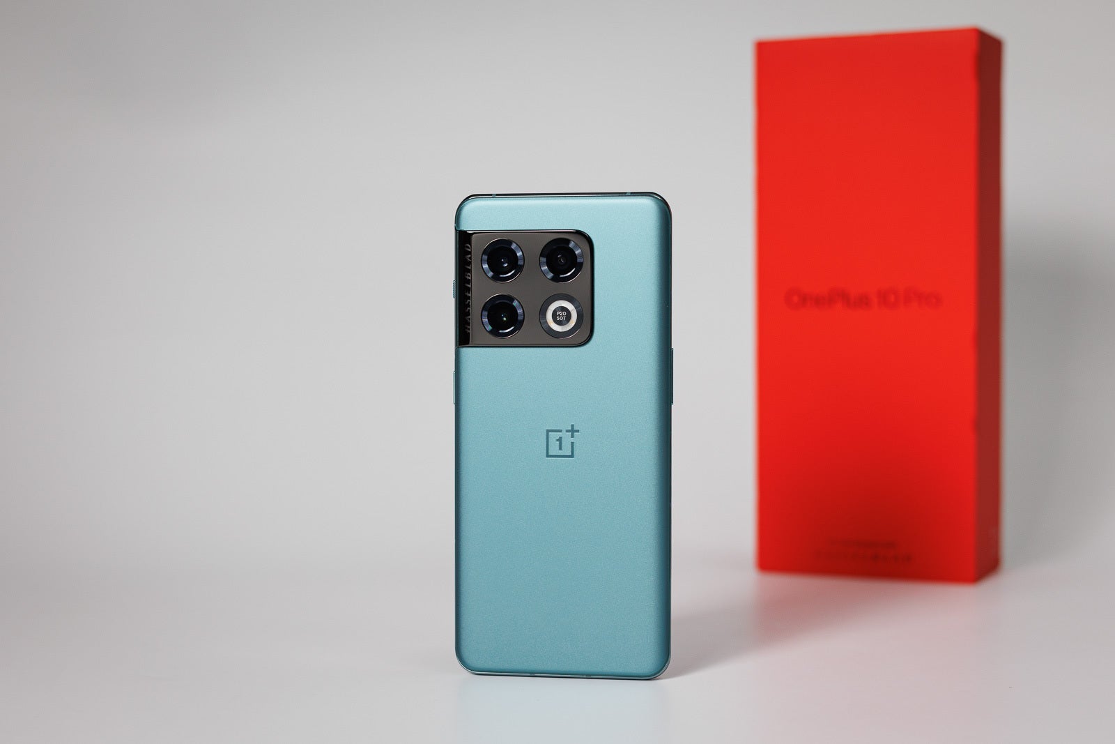 OnePlus 10 Pro: what&#039;s in the box?