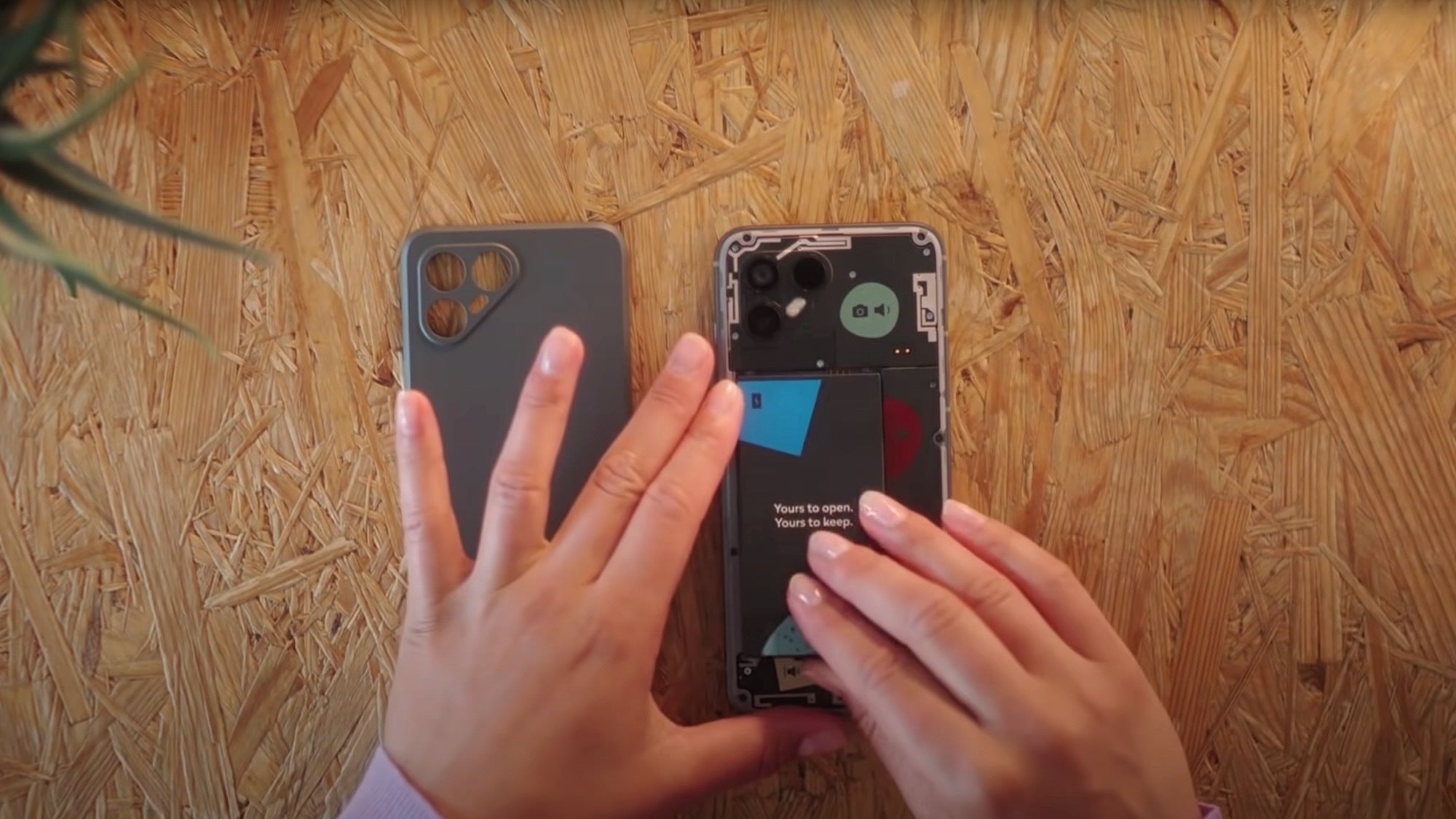 Easily repairable Galaxy S22 and iPhone 14: Android and Apple could make it happen, but...