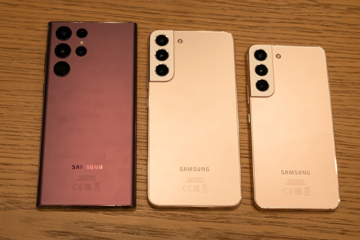 Galaxy S22 Ultra, S22 Plus, S22 (left to right) - Samsung&#039;s hot new Galaxy S22 Ultra can be yours at up to $700 off with no trade-in