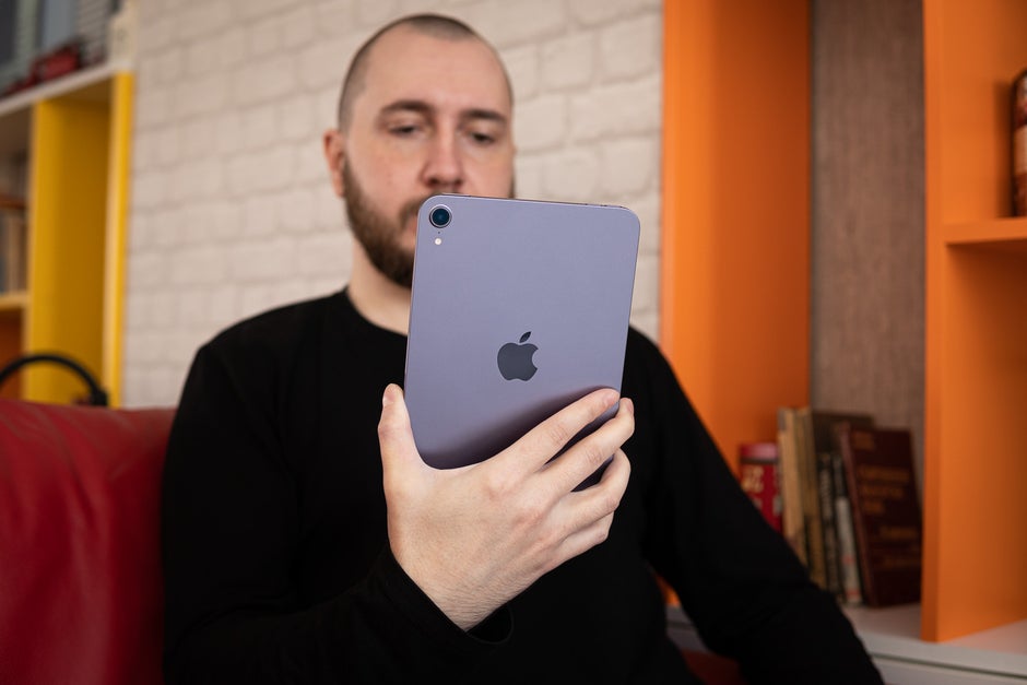 Plaintiff Bryan claims the jelly scrolling makes the iPad mini 6 unusable - Apple is now facing a class-action lawsuit because of the iPad mini 6's jelly scrolling