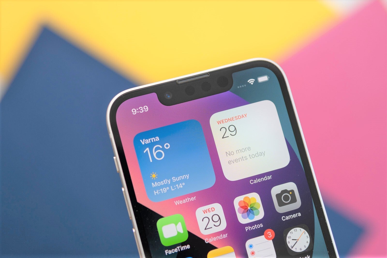 We brightened this photo so all the sensors inside the iPhone 13 notch are clearly visible. Also note how the earpiece has been moved as high up as possible already. As it fits in the bezel, it doesn&#039;t need to be changed any further to make a notch-less iPhone possible, unlike the sensors below it. - Why iPhone 14 is finally getting 5-year-old Android tech in 2022