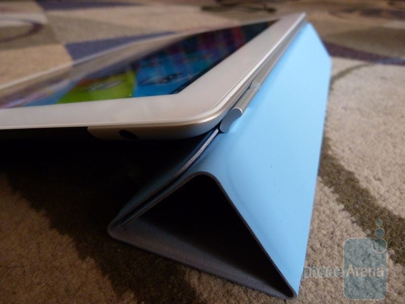 Apple iPad 2 Smart Cover Demonstration