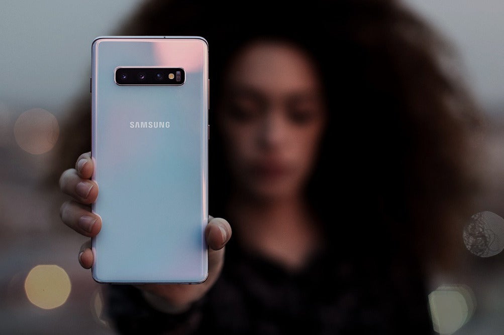 Go green with Samsung's Re-Newed offer: cheap phone, free Galaxy Buds 2!