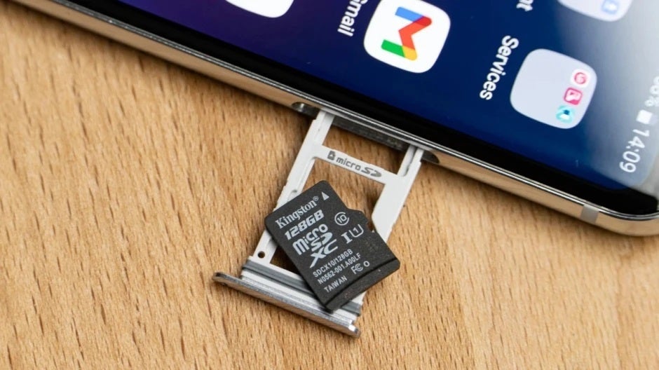 Do the Samsung Galaxy A33 and A53 have a microSD card slot?