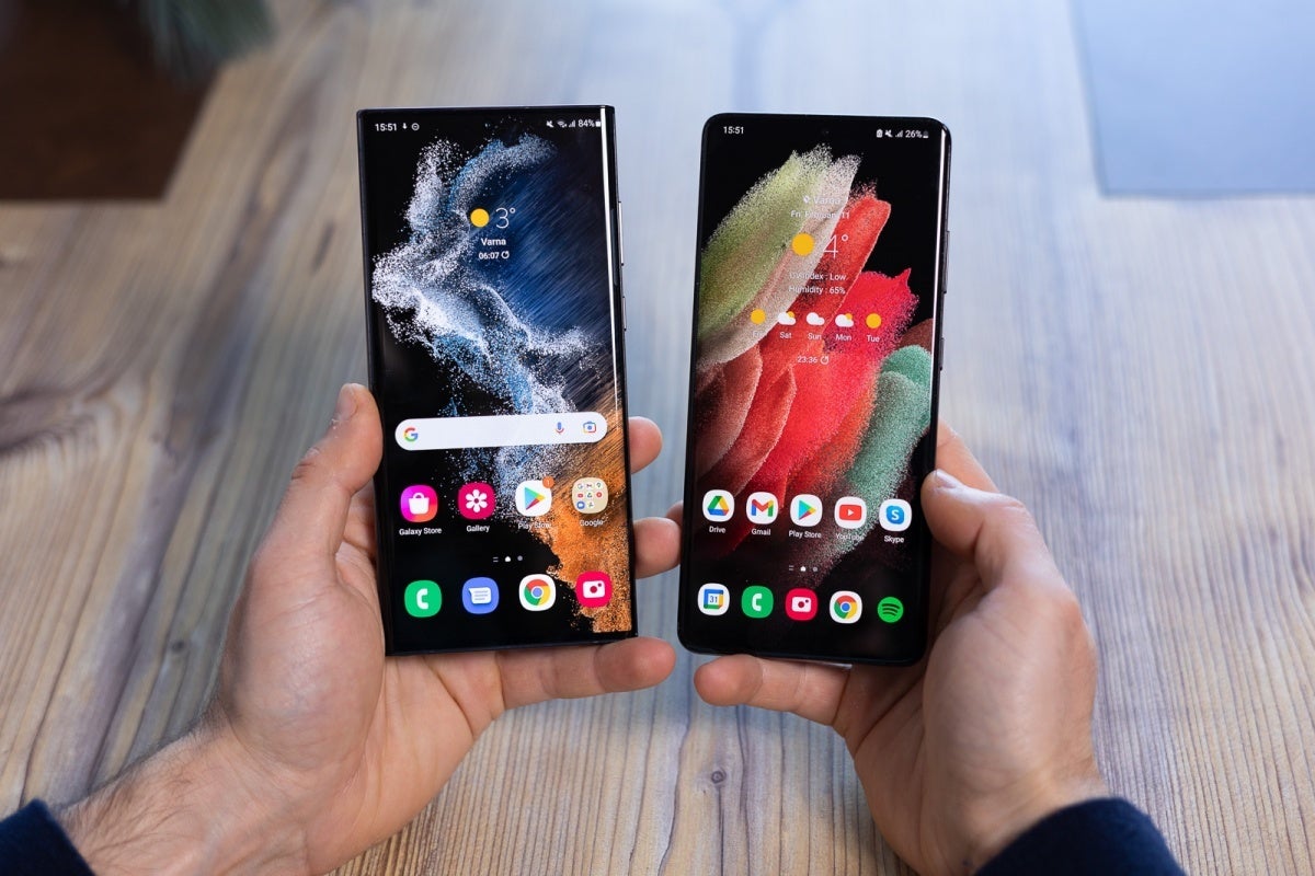 The S22 Ultra (left) is way more popular than the S21 Ultra (right). - Galaxy S22 Ultra popularity proves Samsung was wise to kill the Galaxy Note line