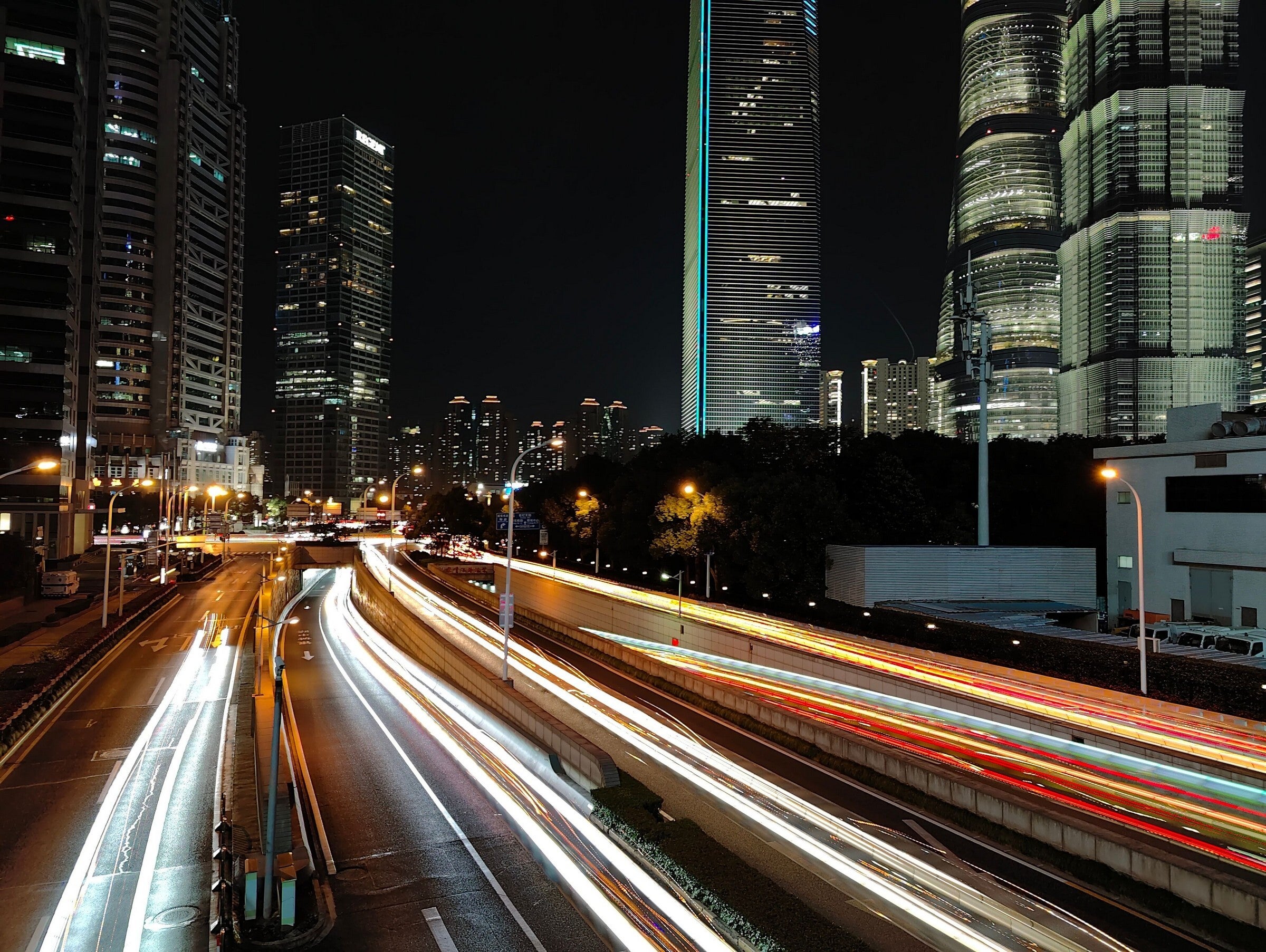 A play with long exposure on the OnePlus 10 Pro - The OnePlus 10 Pro U.S. release brings the Hasselblad camera and fastest charging