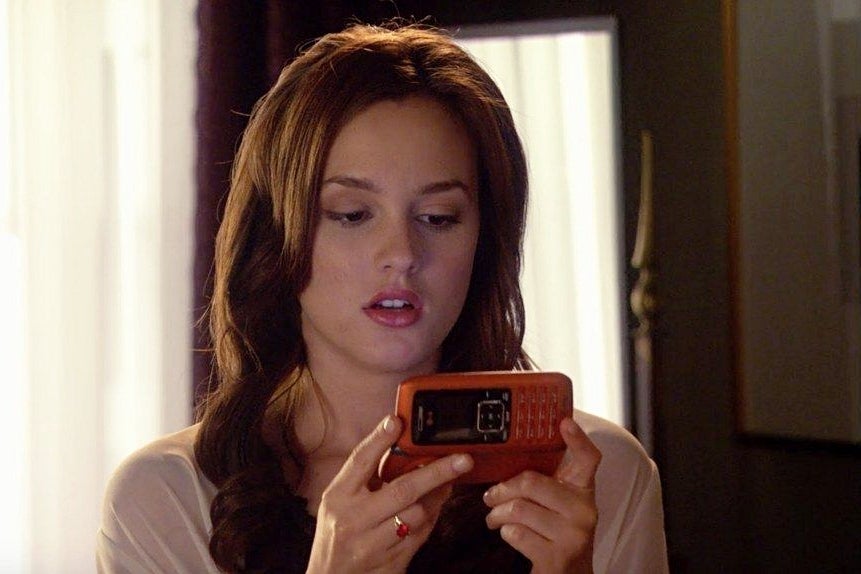 Fictional character Blair Waldorf was often seen with her now iconic LG enV. Image courtesy of The CW Television Network. - LG's dead one year later: commercial failure or suicide in the name of weirdness?