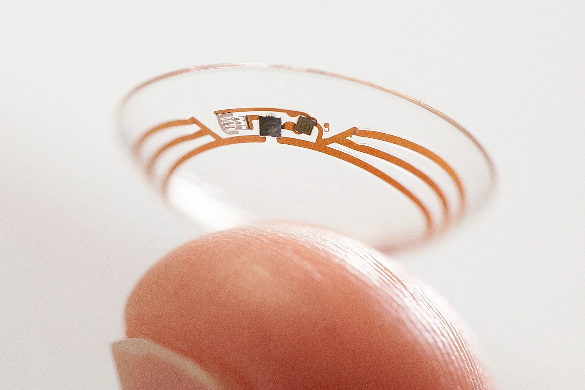 Smart contact lenses could arrive sooner than expected