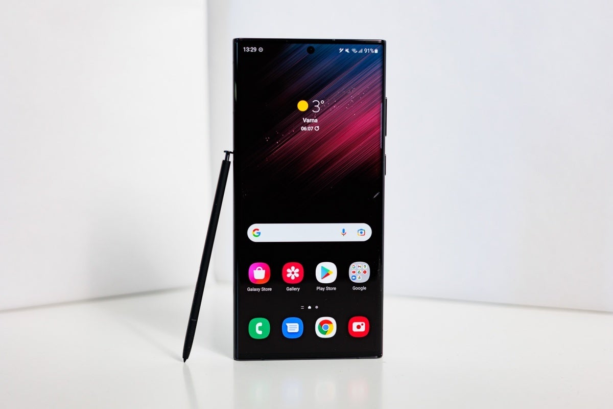 The built-in S Pen definitely helped the S22 Ultra sell like hotcakes. - &#039;Strong&#039; Galaxy S22 Ultra sales and &#039;new foldables&#039; confirmed in Samsung&#039;s latest financial report