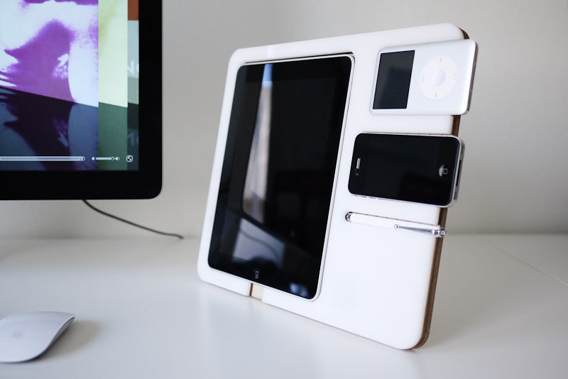 Minimalistic DIY iPhone/iPad/iPod stand combines design with practicality