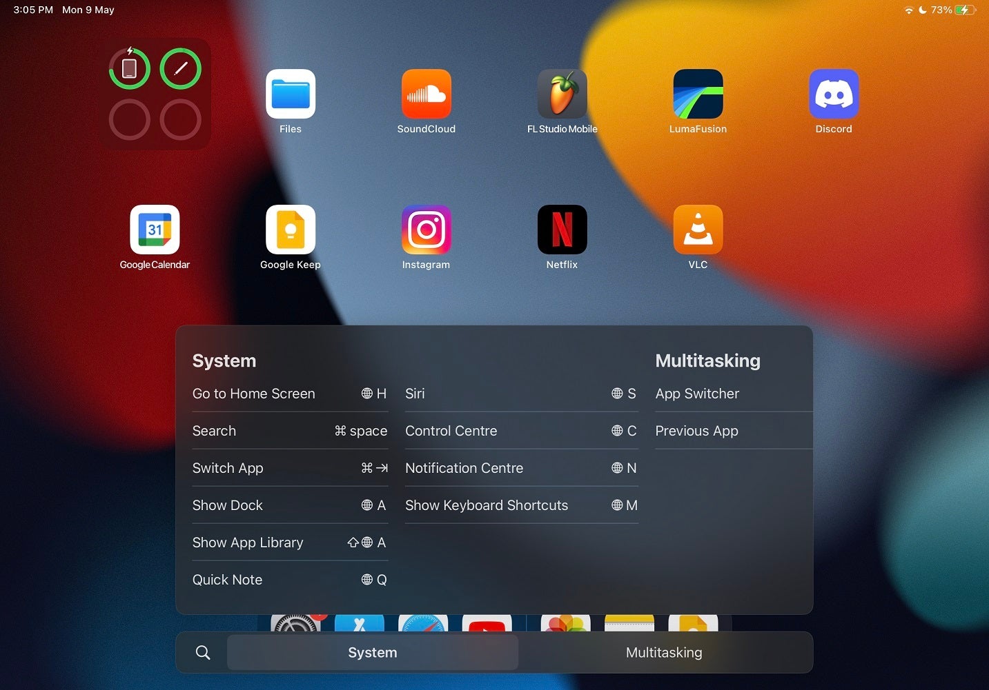 Pressing and holding Cmd on the home screen shows us these available shortcuts - Become an iPad pro: Must-know iPad tips and tricks