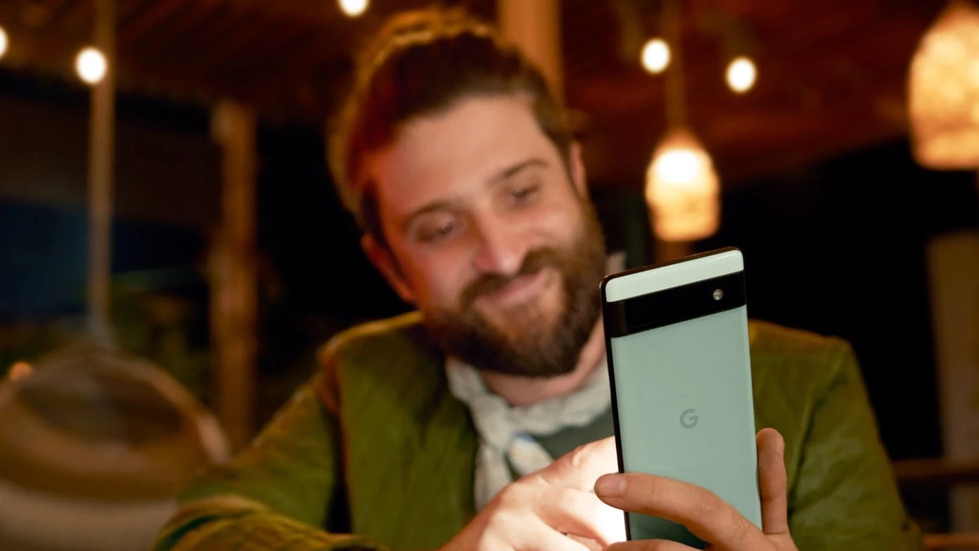 Pixel 6A: Android ottiene il suo iPhone SE 8 anni dopo Apple, ma Google è troppo tardi per la festa?