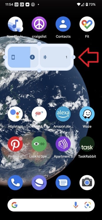 New configuration available on Android 12 shows Battery life remaining on a Pixel 6 series phone being charged, and a Bluetooth device - Android 13 Beta 3 makes Pixel battery widget smaller (2 x 1) and larger (5 x 1)