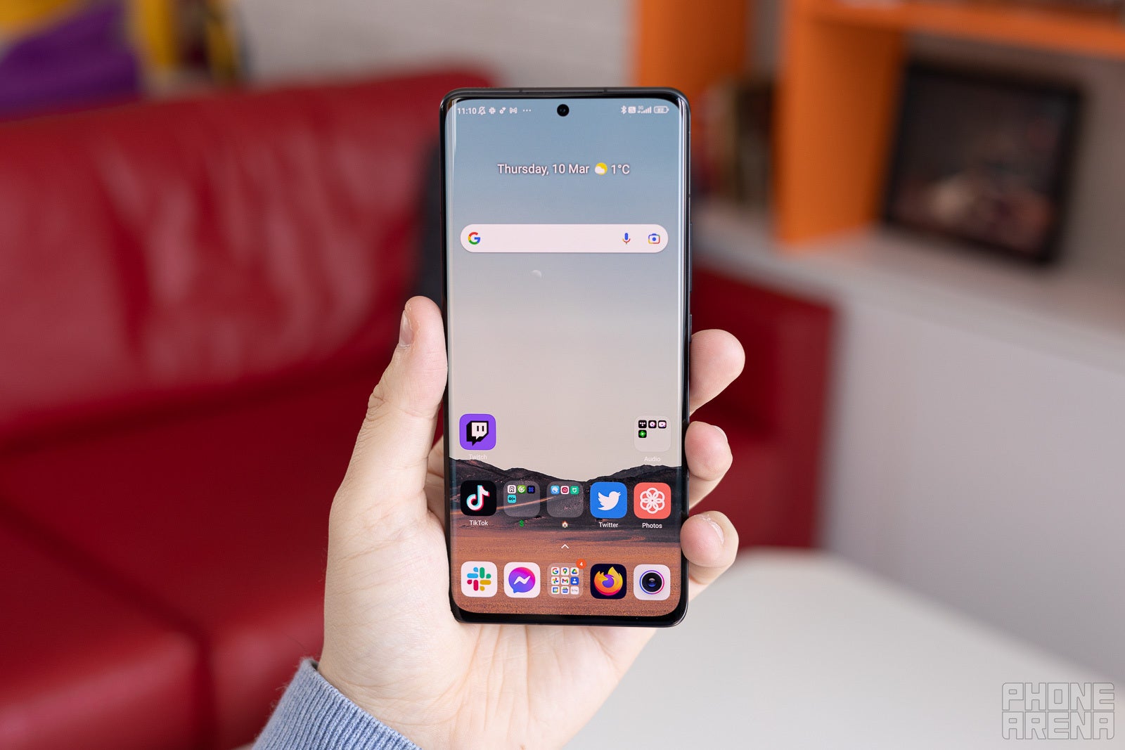 The Xiaomi 12 Pro running MIUI 13 - Xiaomi made me give up my iPhone 13! An effortless transition to Android…