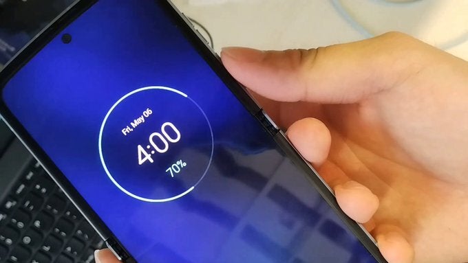 Leaked Motorola Razr 3 image shows a less visible crease - Rumored price tag could make Moto Razr 3 a legitimate threat to Samsung Galaxy Flip 4