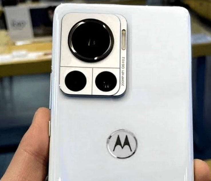 The rear camera array on the Moto X30 Pro, aka the Moto Edge 30 Ultra, weighs in at 200MP - Pricing leaks for the European version of the Moto X30 Pro (aka Motorola Edge 30 Ultra)
