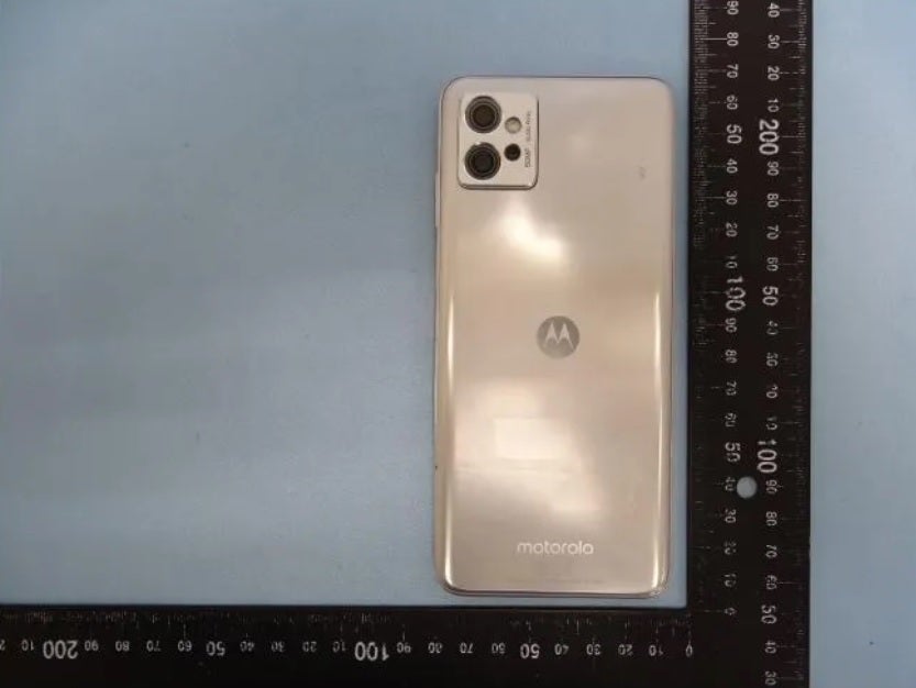 Gold colored Moto G32 live image appears on the NCC - Moto G32 appears in live image; budget phone with 5000mAh battery bound for U.S. in &#039;23